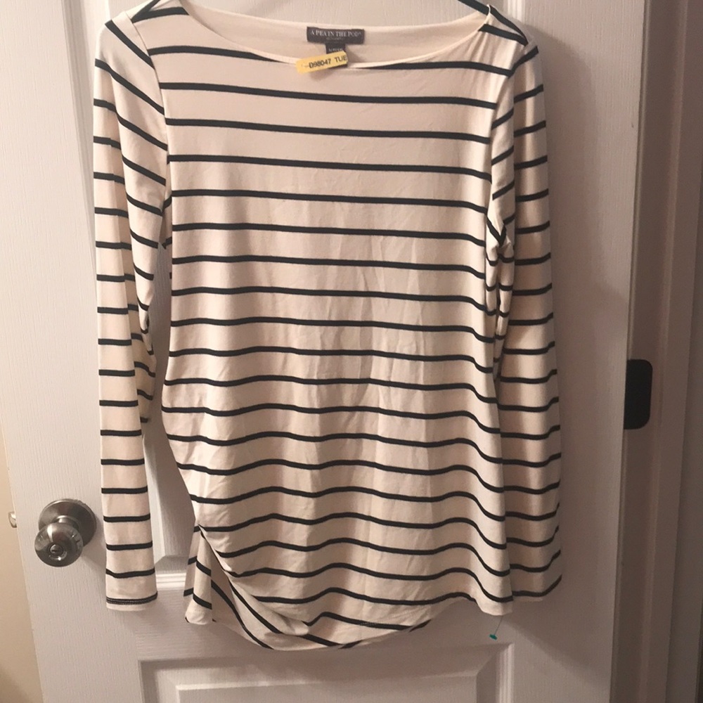 A Pea In the Pod maternity top s/p/ch